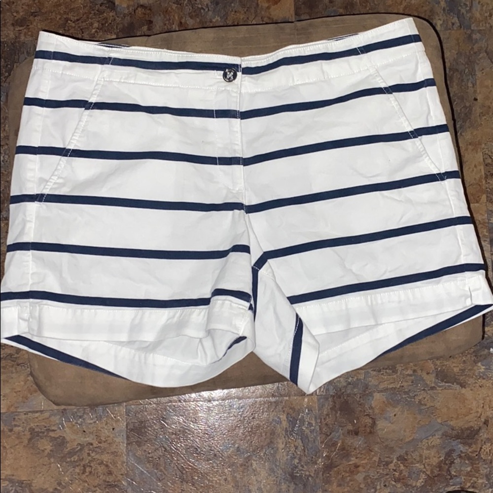 White shorts with stripes super cute